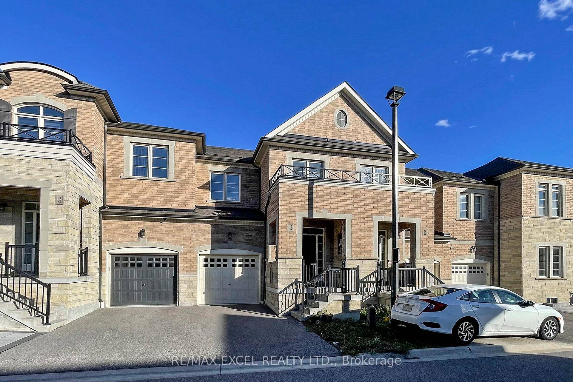 Discover This Bright And Spacious Two Storey Freehold Townhome In The Desirable Oak Ridges Lake Wilcox Neighbourhood Of Richmond Hill.