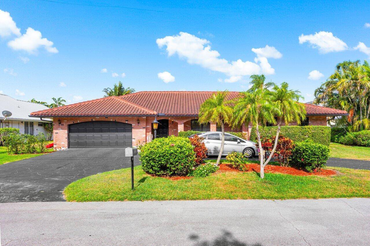 Prime Deepwater Desirable Blue Inlet Location !