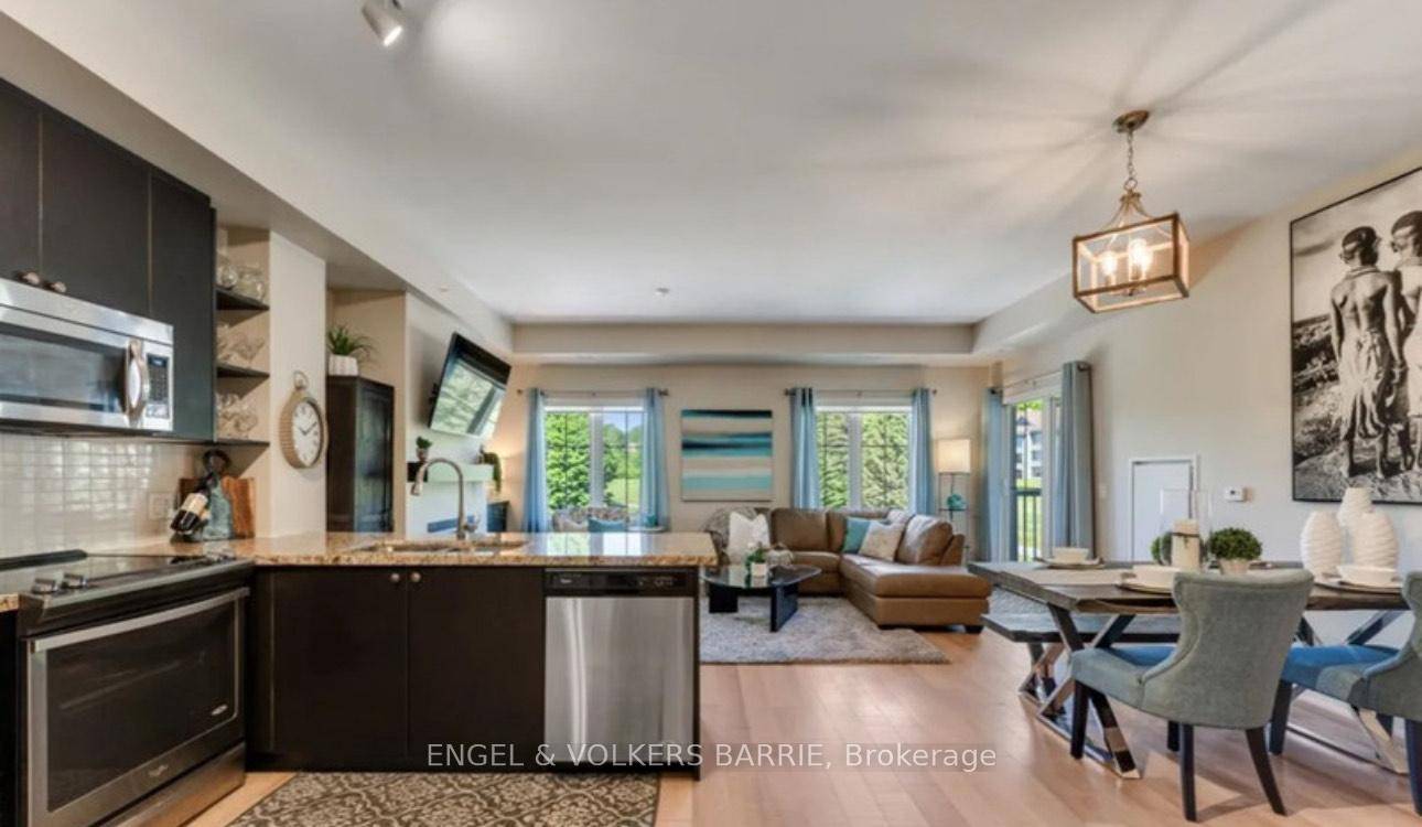 Luxury 2 bedroom 2 bath 1200 sq ft Penthouse end unit condo in Horseshoe Valley Resort !