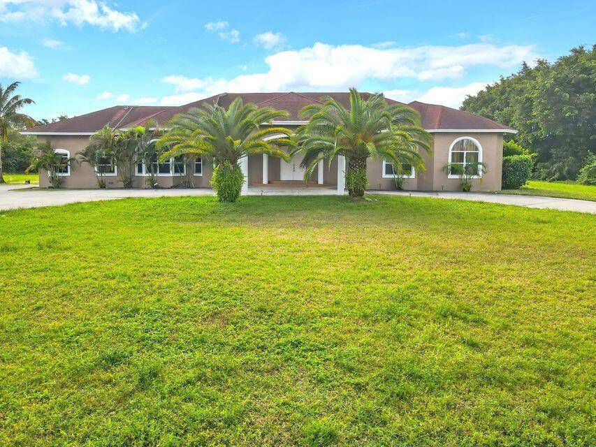 Beautiful custom built estate allows you to entertain with style.