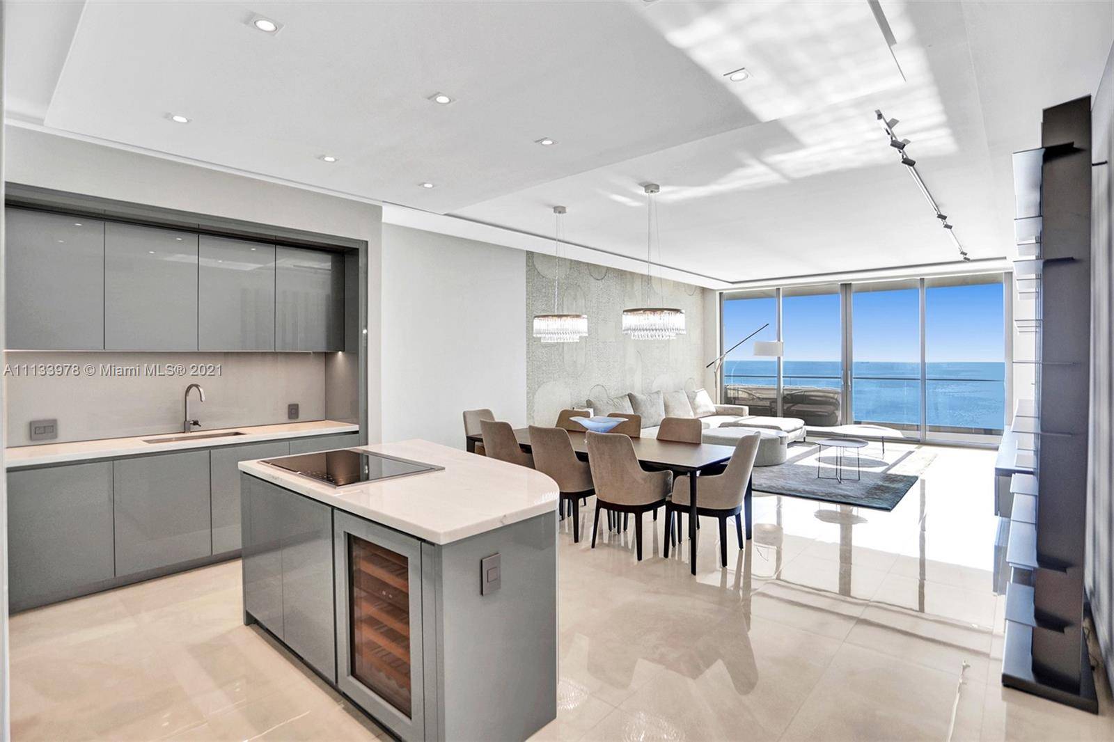 AVAILABLE NOW SPECTACULAR VIEWS FROM THE BEST LINE 01 IN ARMANI CASA ALONG WITH THE BEACHSIDE CABANA.
