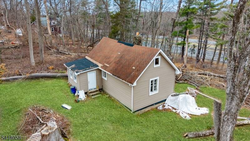 Set on an expansive 3. 49 acre level lot, this charming circa 1830 carriage house Colonial offers a rare opportunity to own a piece of Warren's history with endless potential.