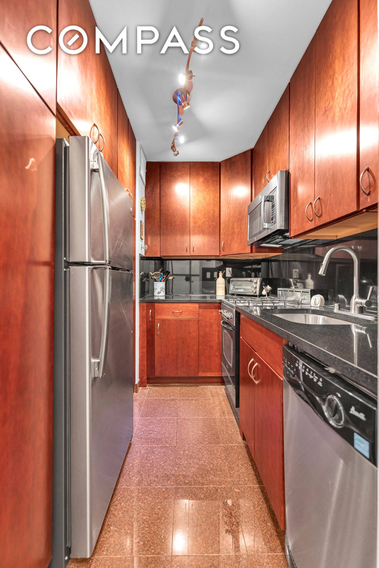 Luxe Studio and your own deeded Parking Spot Additional 150K !