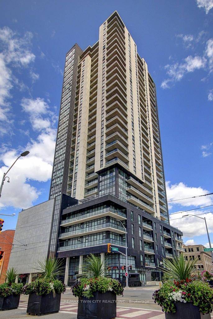 Not to Be Missed Suite 1805 at 60 Charles Street West A stunning corner unit offering unrivalled 255 degree panoramic views from its expansive wraparound balcony.
