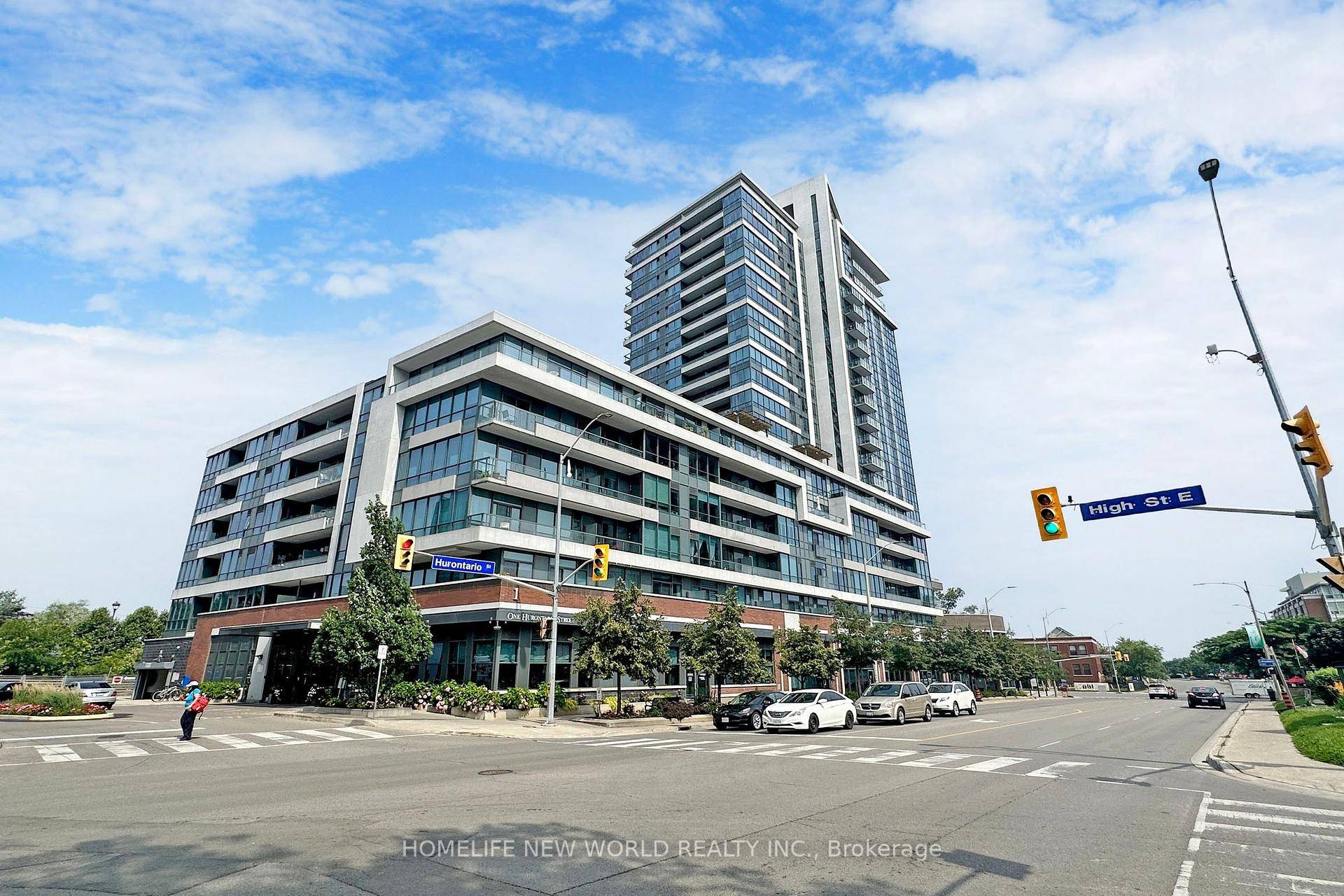Live The Dream At This Waterfront !