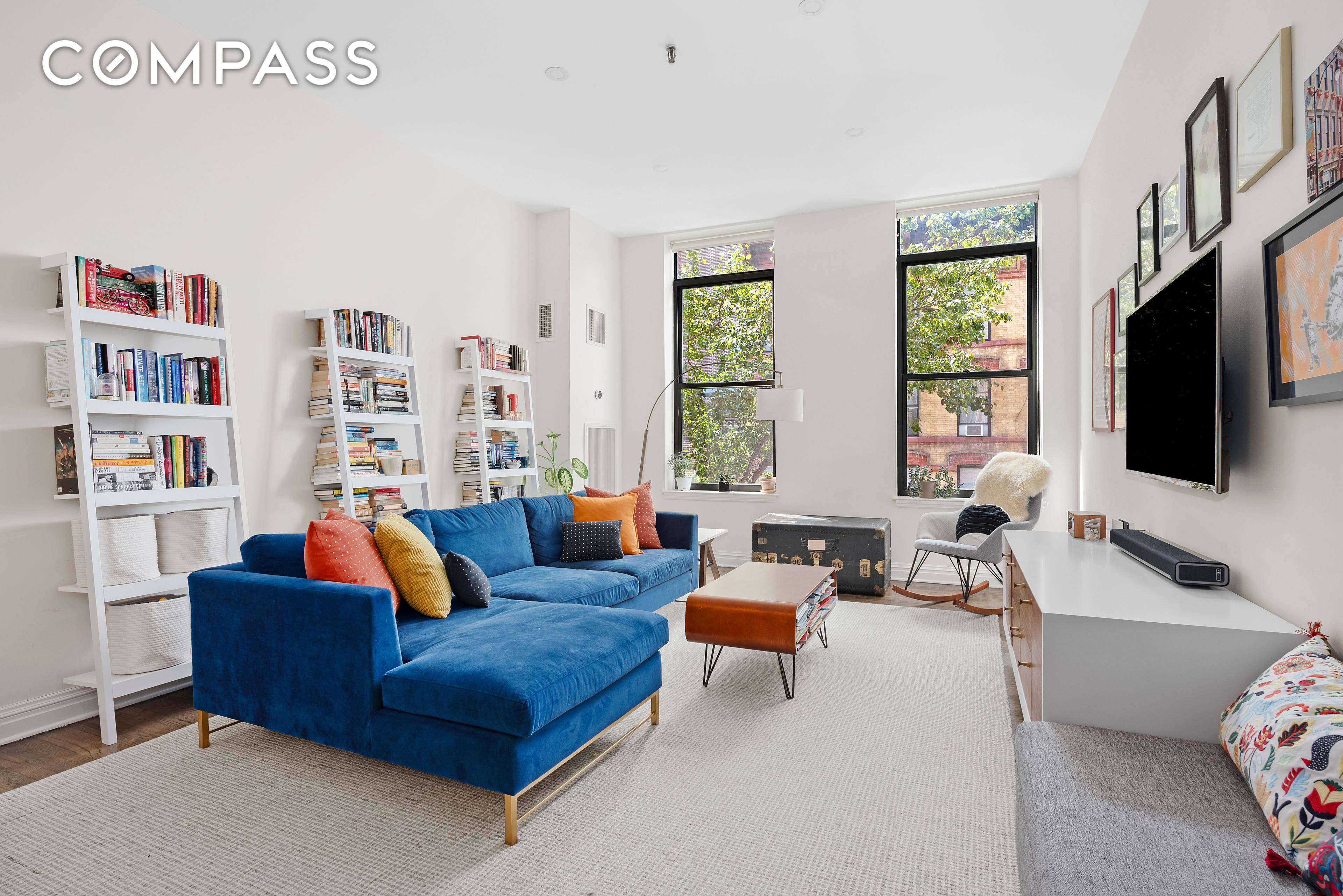 Welcome to this stunning apartment at 1 Tiffany Place, situated on one of Brooklyn s last remaining tree lined cobblestone streets.