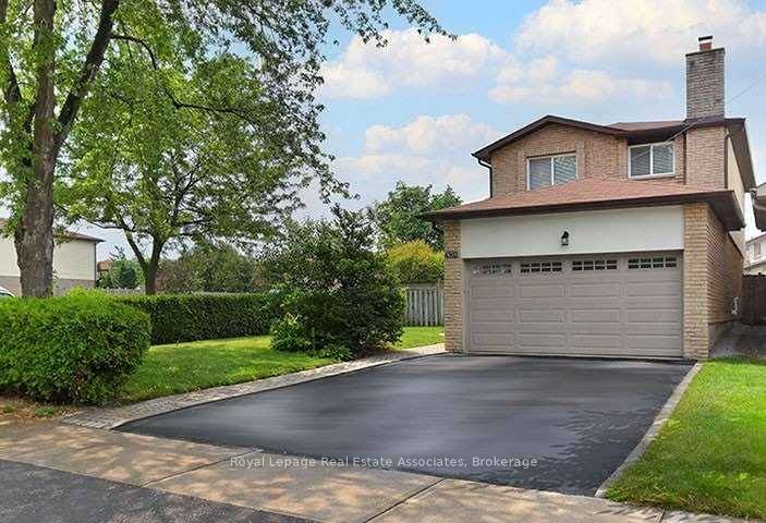 Welcome to 4302 Shelby Crescent an exceptional opportunity to lease a beautifully maintained detached home in Mississauga's highly sought after Rathwood community !