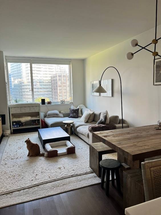 NEW TO MARKET huge 804 sq.