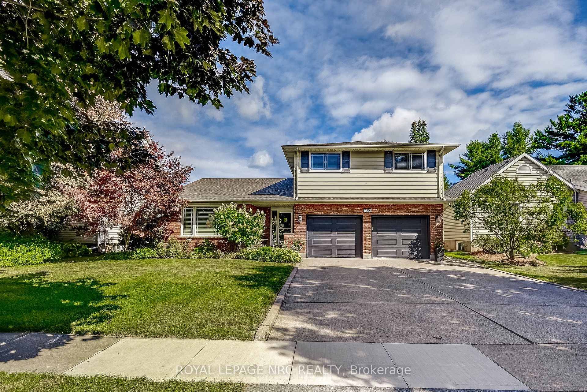 This stunning 5 bedroom home in the heart of Virgil boasts a spacious 60 x 200 mature lot, a double driveway leading to a double garage, and a welcoming covered ...