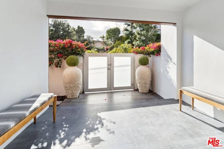 2600   Carman Crest Dr 4BR Hollywood Hills East La