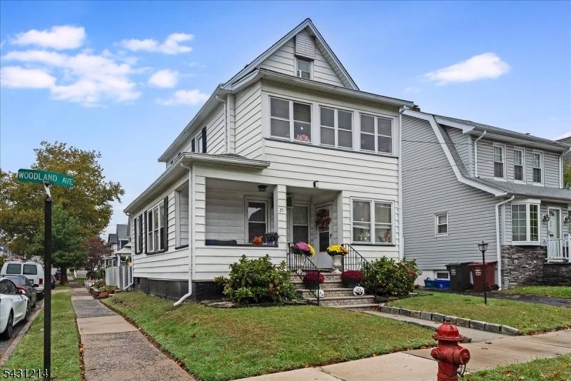 Welcome to this beautiful 3 bedroom, 2 bath home filled with warmth, light, and endless possibilities.