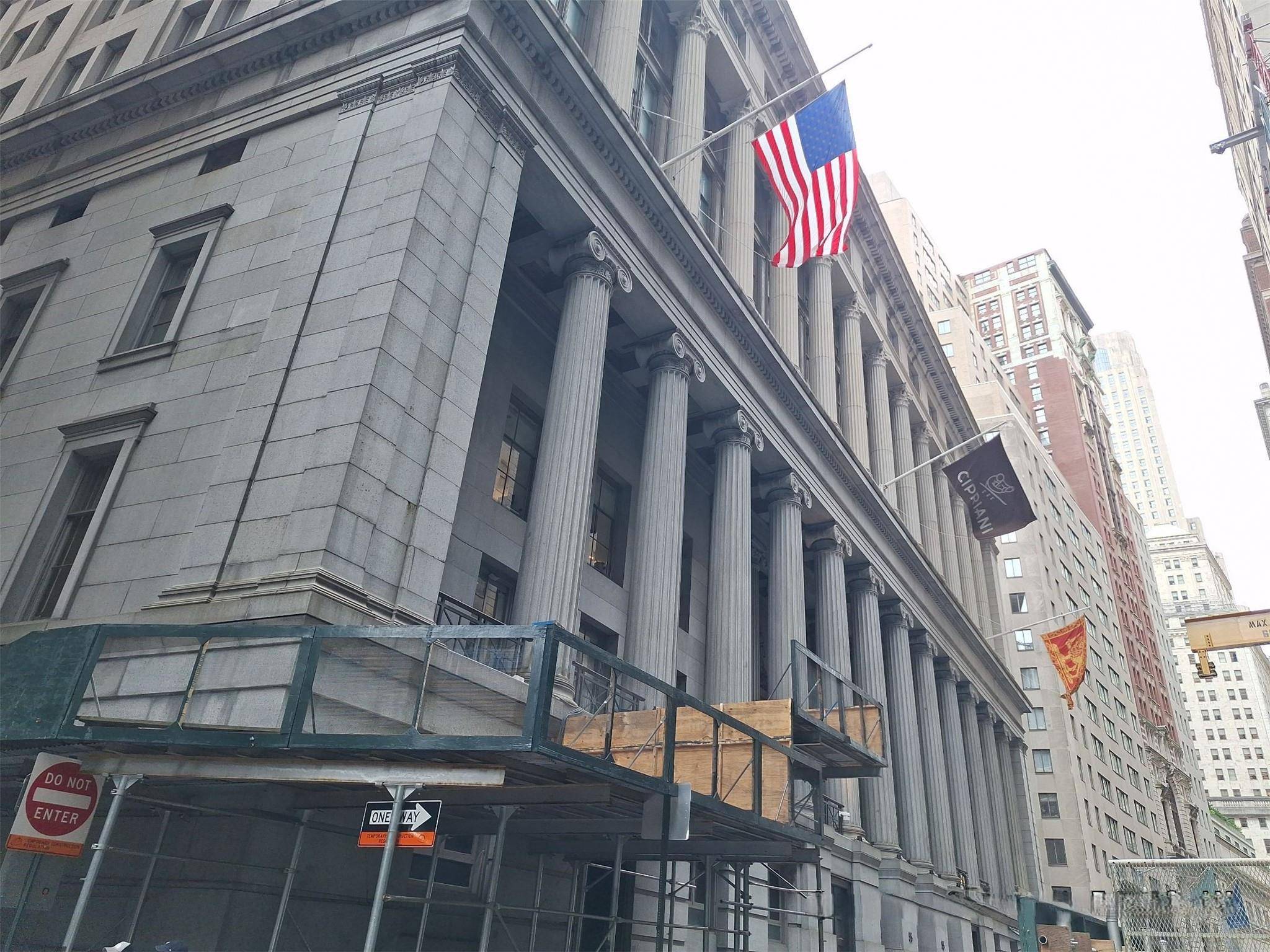 Great studio unit with fantastic location in the heart of NYC s financial district.