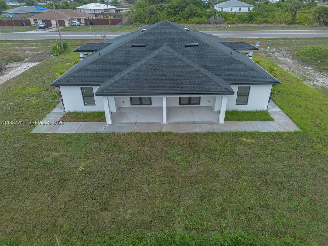 Beautiful brand new duplex with stunning finishes.