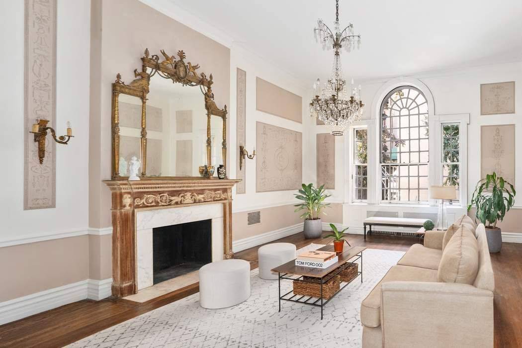 Multi family Townhouse in the Heart of the Upper East Side.