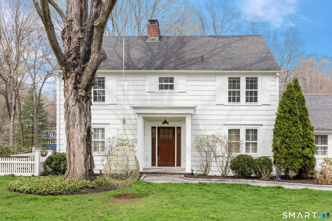 This 1925 Silvermine quintessential colonial think Mercantile, think GrayBarns is a WOW home its coziness is at the core of its appeal, with design the CLINCHER.