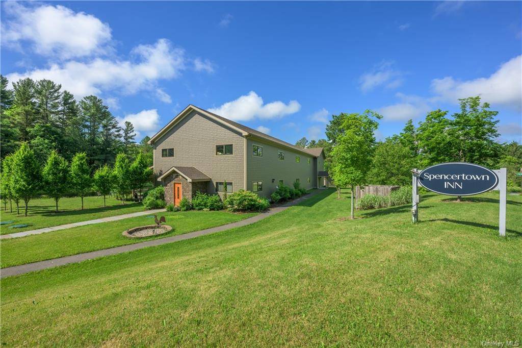 Welcome to the Spencertown Inn, a charming escape nestled just outside historic Spencertown, NY, and minutes away from the scenic Berkshires.