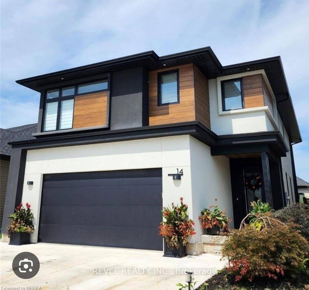 Introducing this Beautiful modern home in a desirable location, featuring 3 1 bedrooms and 3.