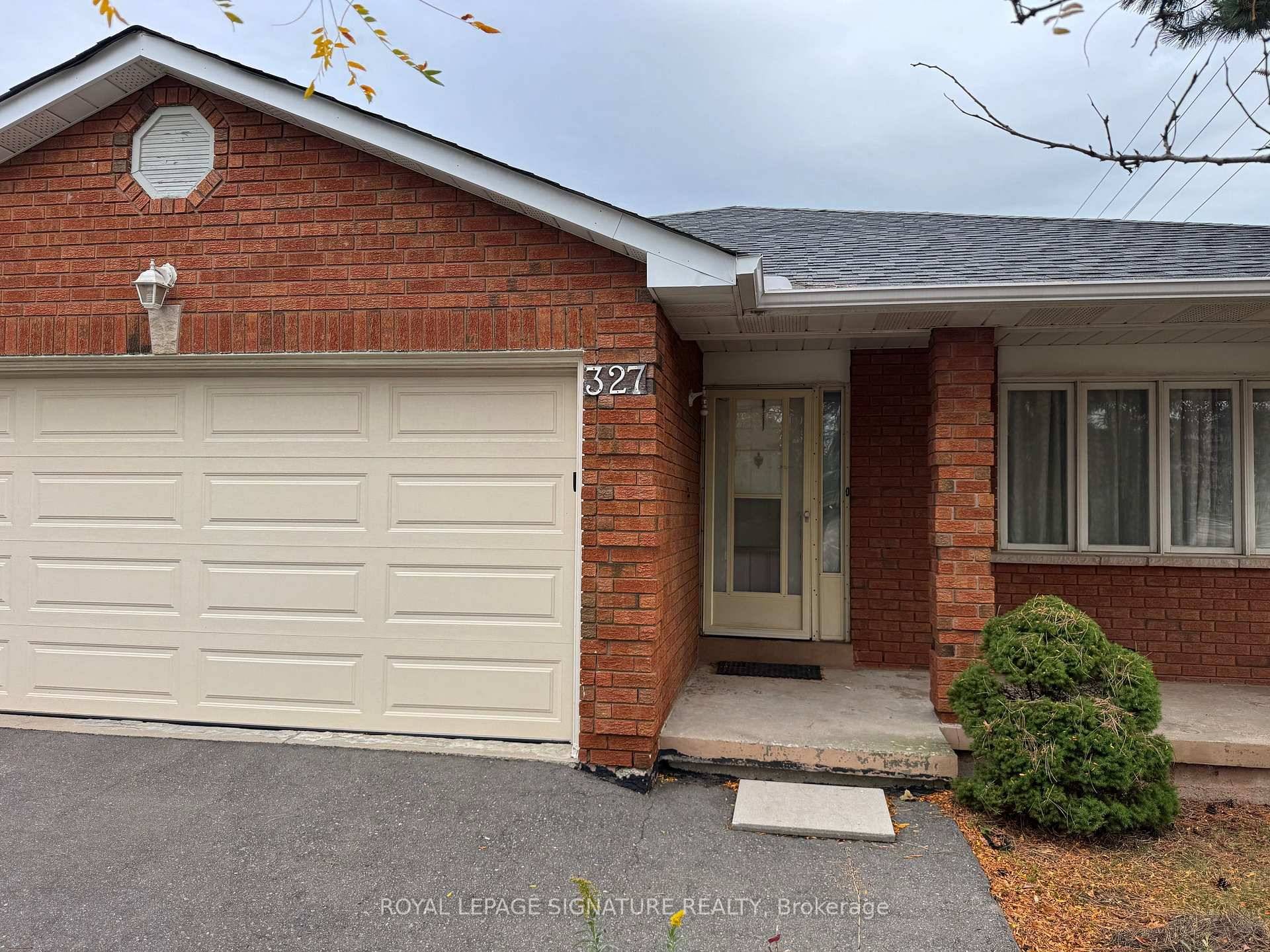 Beautiful Bungalow with 3 bed 3 bath is available for rent immediately in highly demanding location of Trafalgar Road and Upper Middle Road E of Oakville.