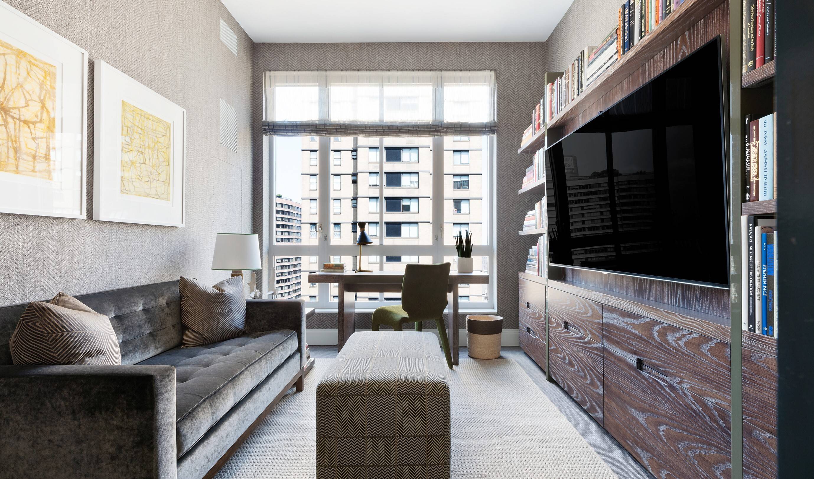 With spectacular views to the north and west, this 2, 735 square foot corner unit offers four bedrooms, four bathrooms, a powder room, an eat in kitchen, and a sunny ...