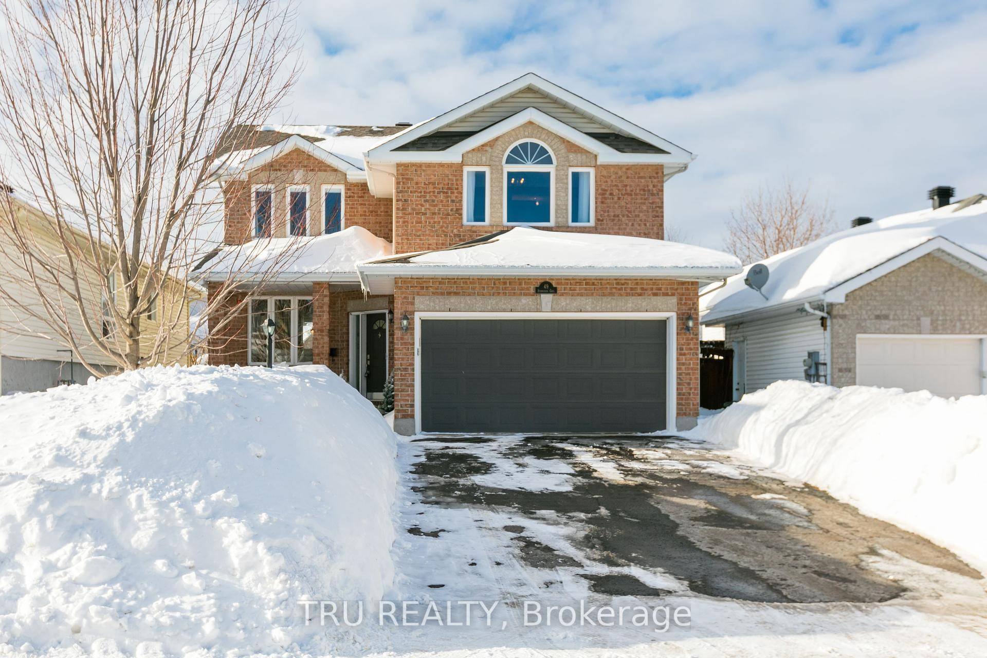 This well built house is an excellent choice for a family with young kids, practical but appreciating the true comfort.