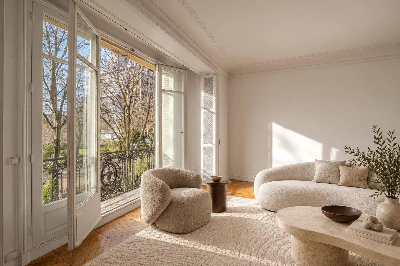 Luxurious 5-Bedroom Apartment in Paris 7ème