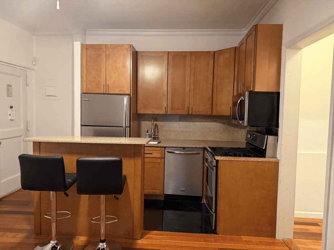 Delightful 1 Bedroom 1 Bathroom Midtown Condo Steps Away from Central Park.