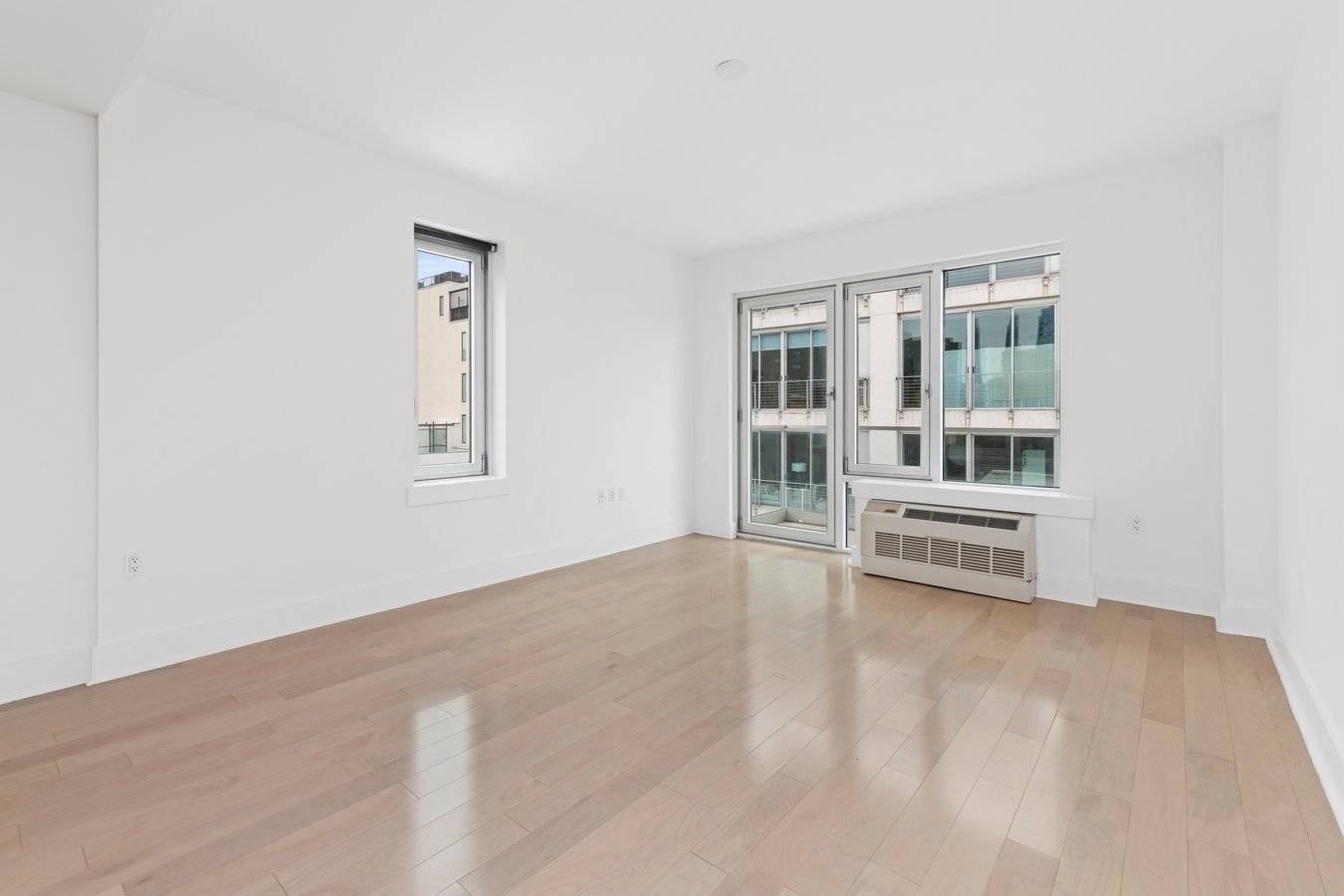 Luxurious and spacious 1 bedroom, 1 bathroom in Dumbo Vinegar Hill.