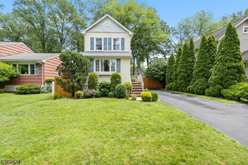 Welcome to this inviting home in Cranford with quick and easy accessibility to major highways.