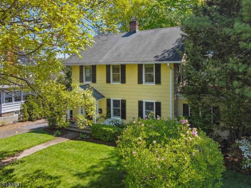 Welcome to this charming side hall Colonial, ideally located in one of Ridgewood's most sought after neighborhoods.