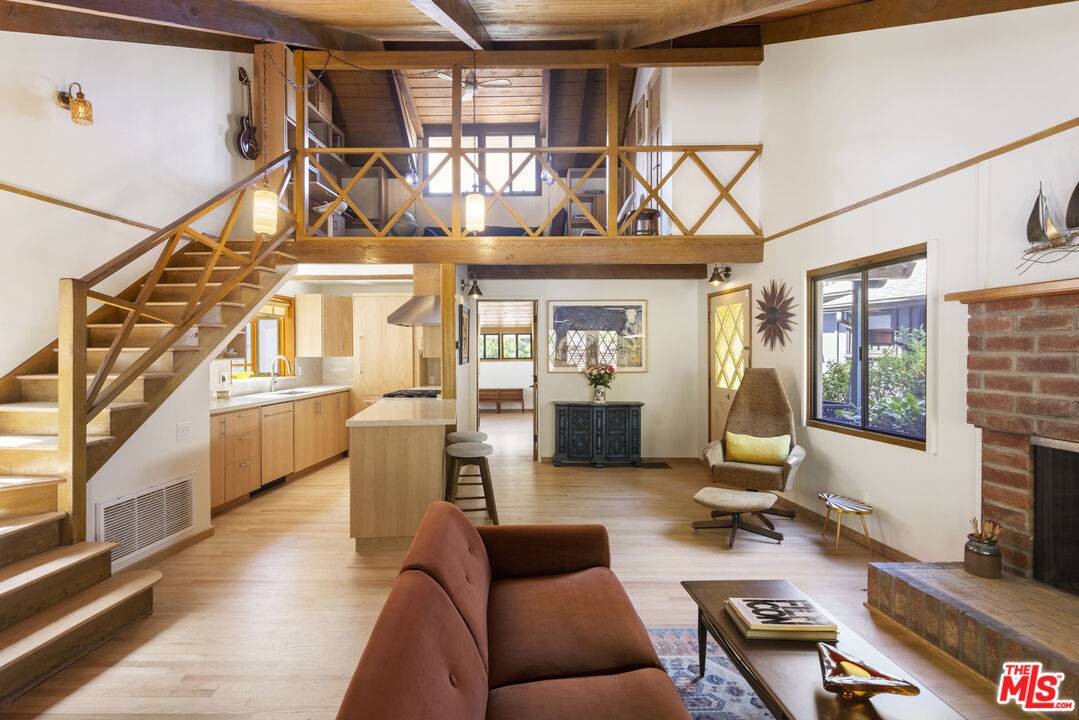 8944 Wonderland Ave 2BR Hollywood Hills East La