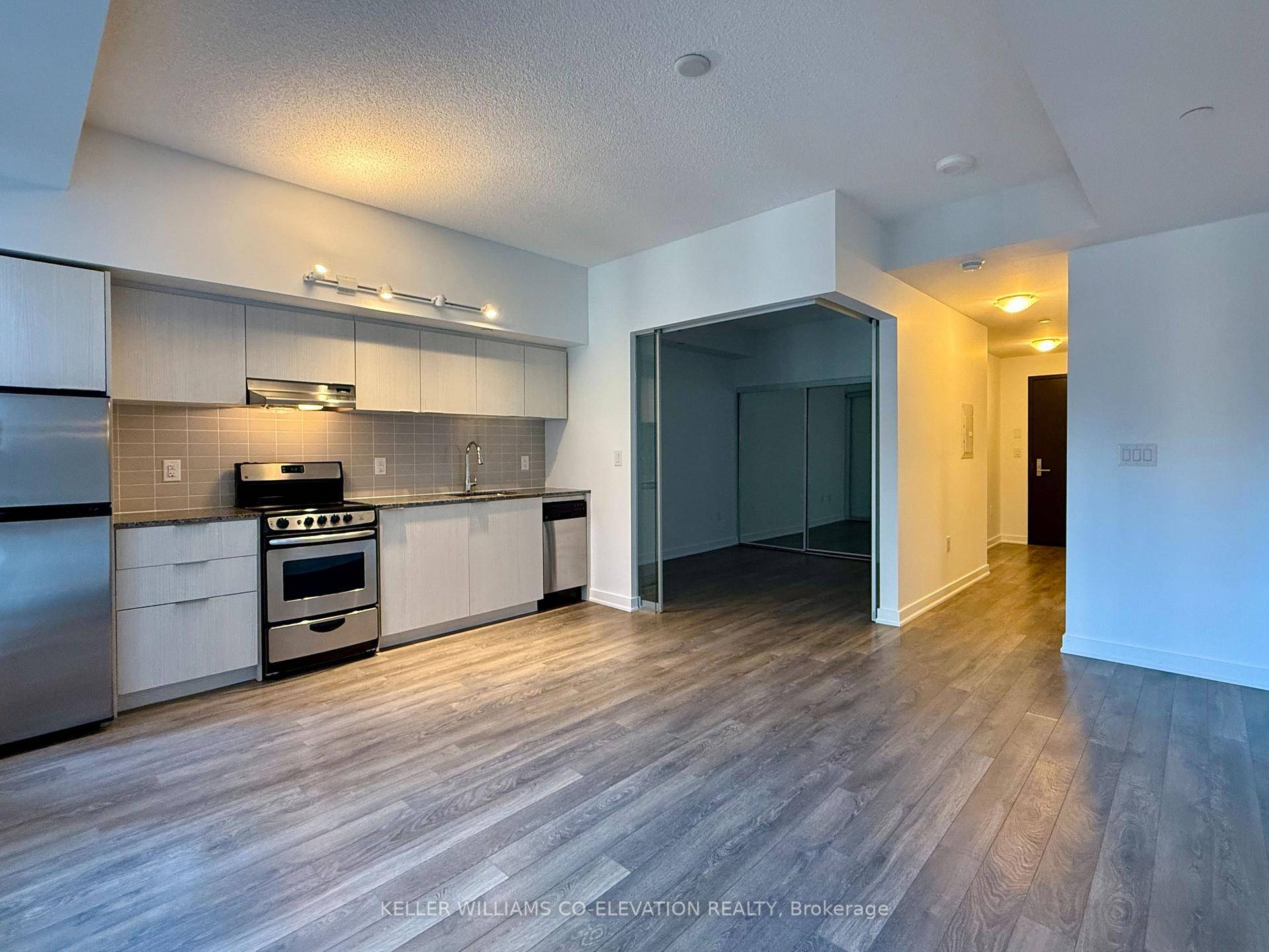Welcome to The Britt, the epitome of luxury living in Downtown Toronto !