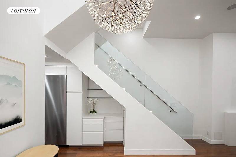 Elevator building ! Extraordinary and rare triplex penthouse on the Upper West Side, where soaring ceilings, up to 25ft !