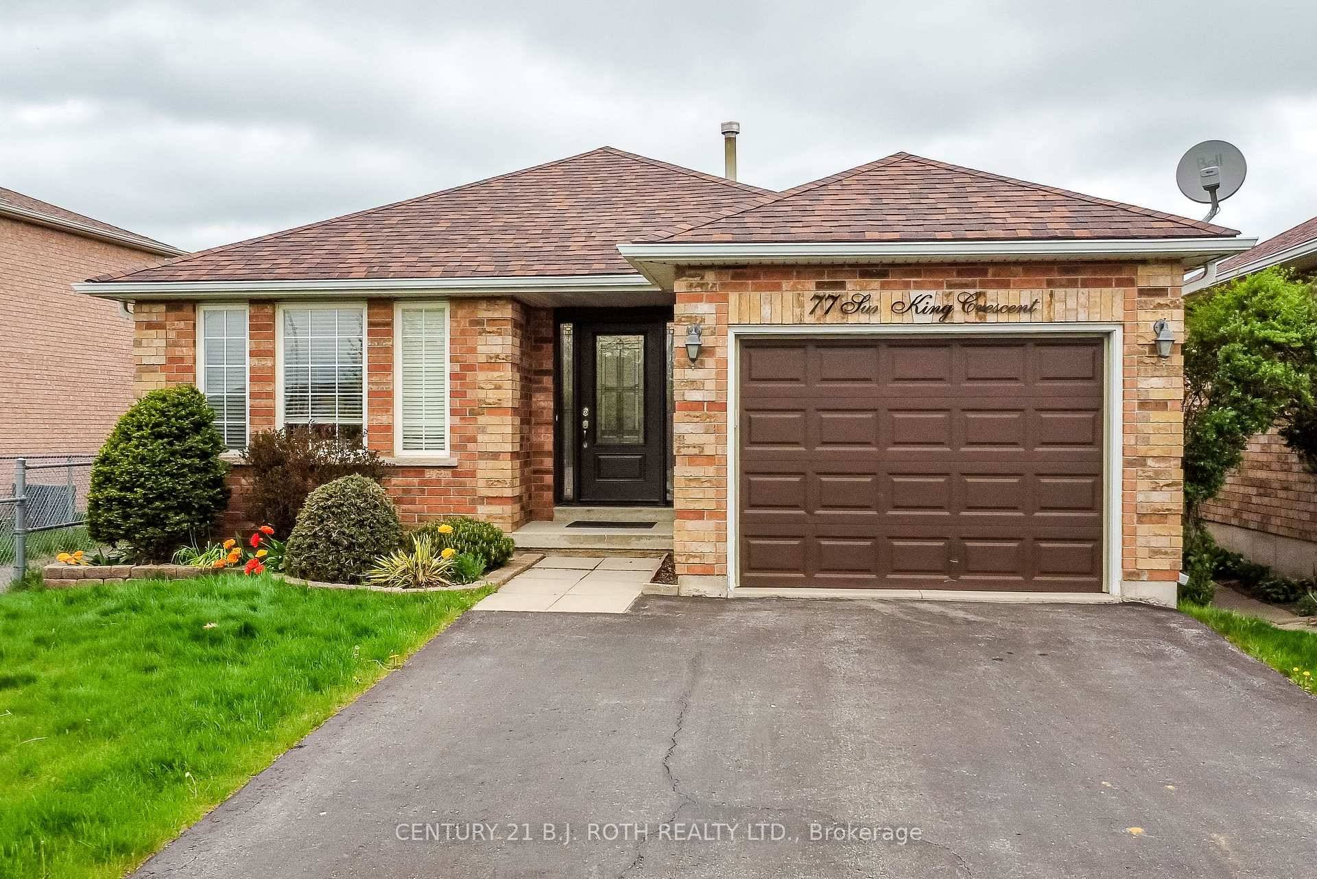 Fully fenced well maintained Bungalow with in law suite !