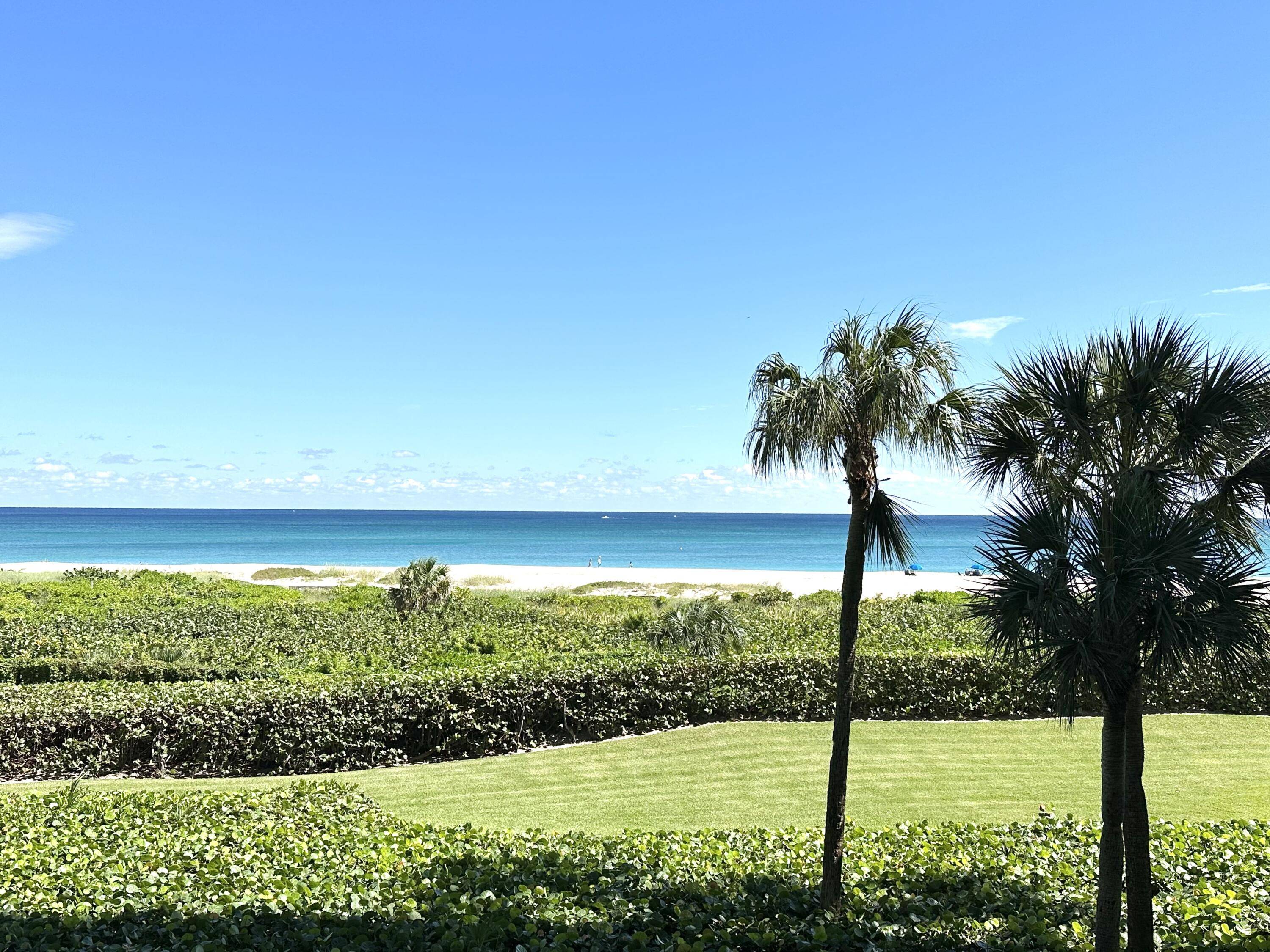 Spend winter right on the sand !