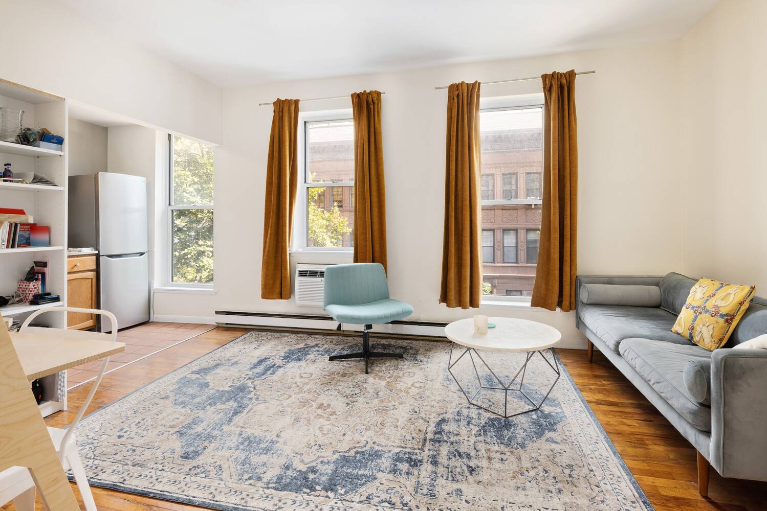 Welcome to this bright front facing, real one bedroom, drenched with plenty of sunlight and oversized windows for you to enjoy its lovely views.