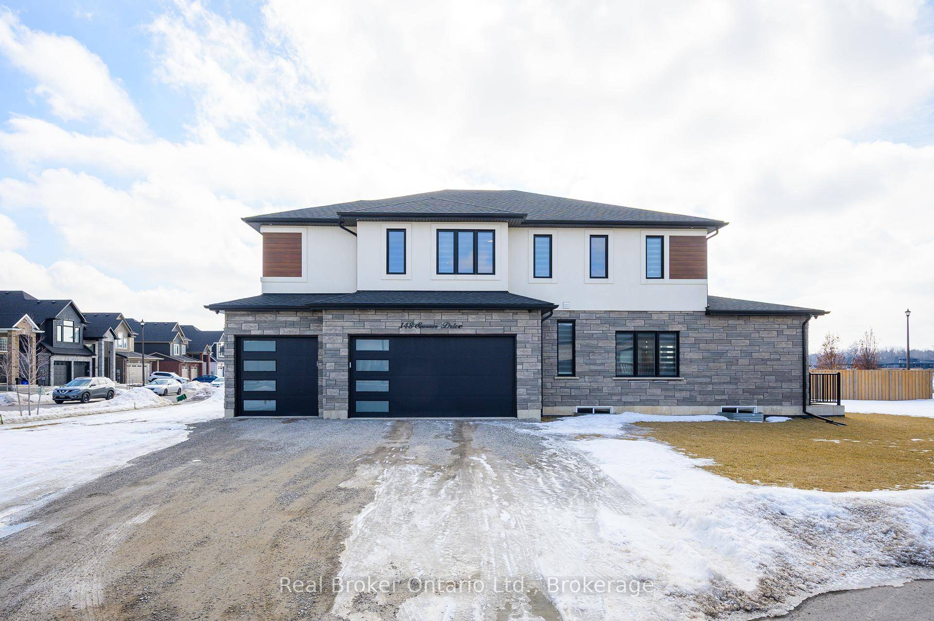This newer custom built home in the sought after Fonthill community is the perfect blend of turn key modern luxury and functional living !
