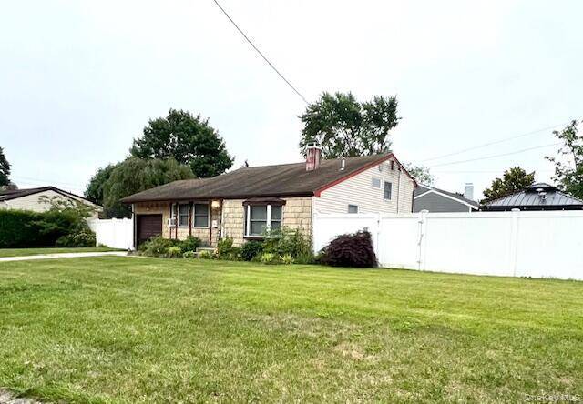 Welcome to the highly sought after Eagle Estates Development.