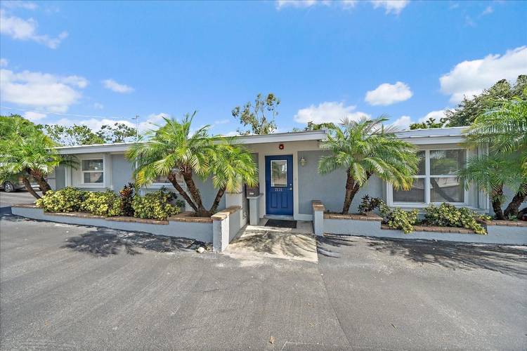 AVAILABLE OCTOBER 1ST. Position your business along one of central Sarasota s most established commercial corridors.