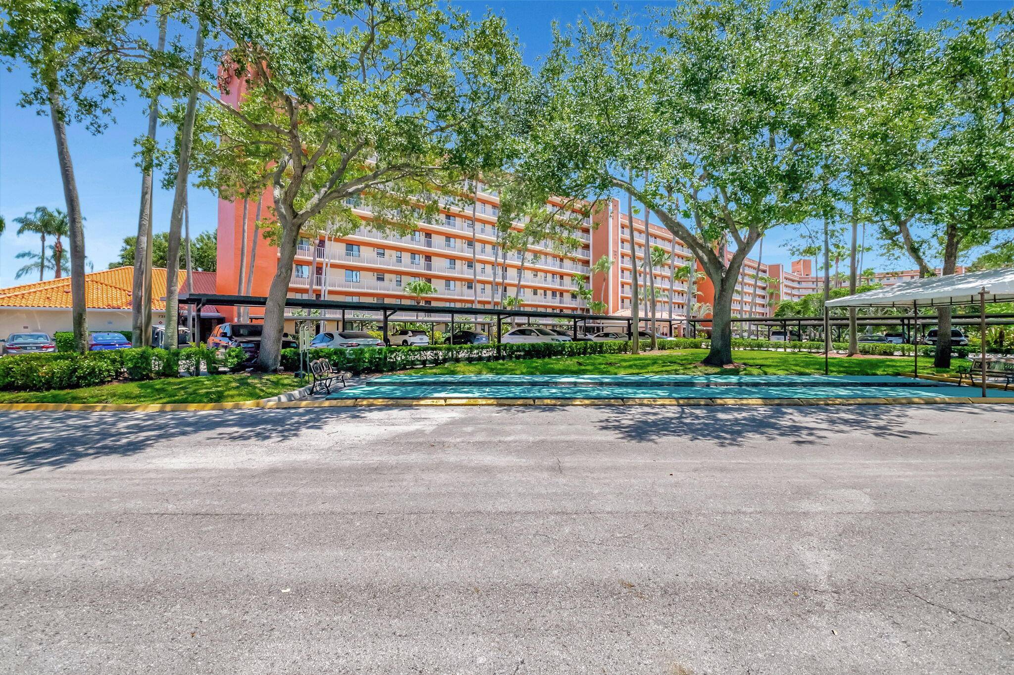Discover this 2 bed 2 bath oversized penthouse corner unit, flooded with natural light from extra windows.