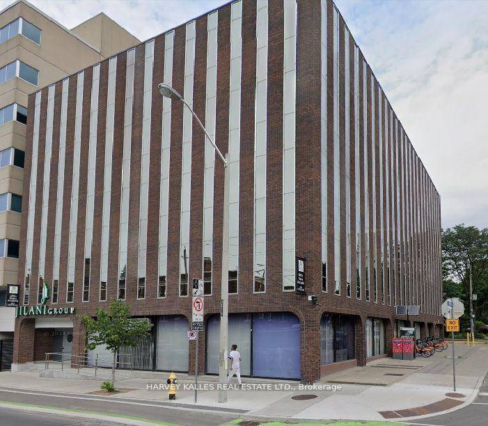 PRIME BUSINESS CENTRE OFFICE LEASING OPPORTUNITY AT YONGE amp ; EGLINTON Strong Primary Trade Area with a thriving commercial retail and office environment Beautifully Updated Lobby and updated Office Bldg ...