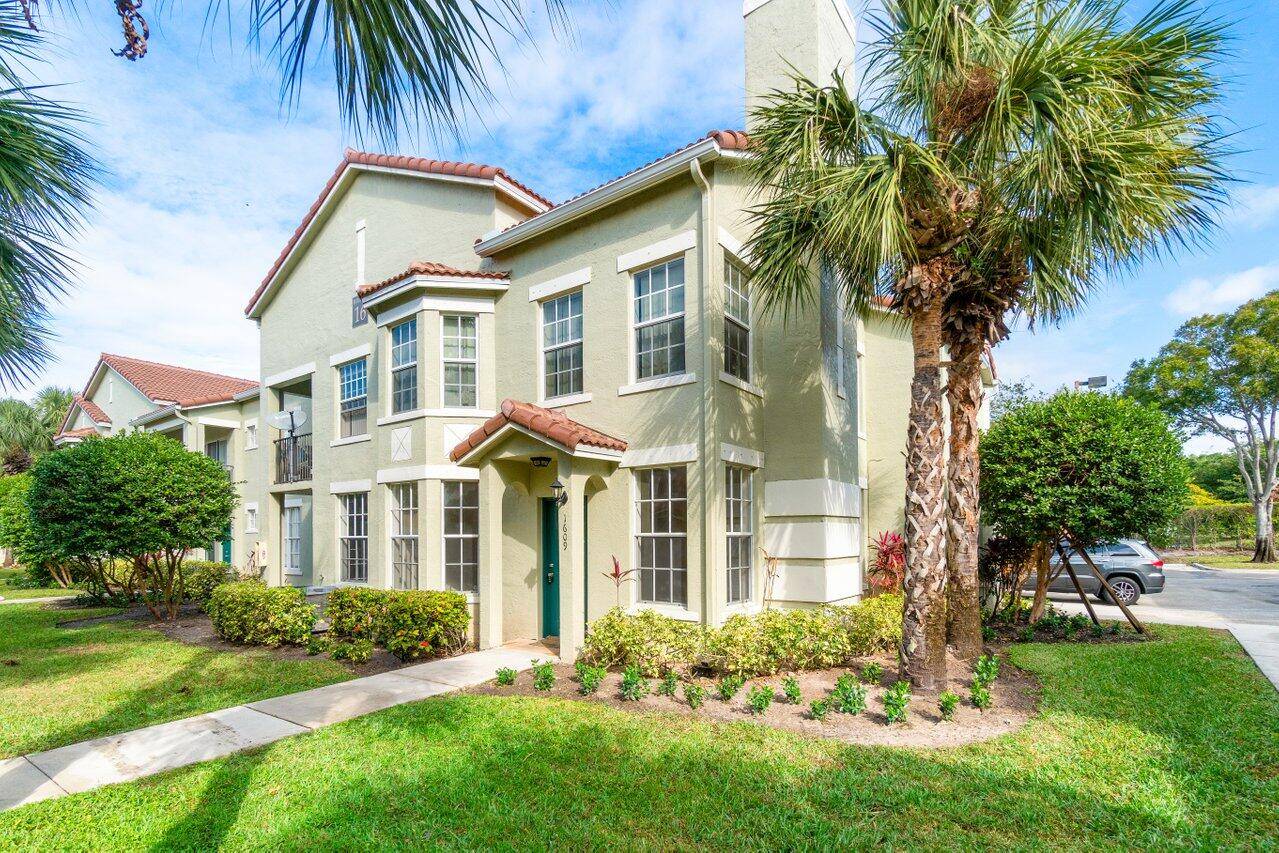 Gorgeous Redone 3 Bedroom Home in Residences of Belmont.