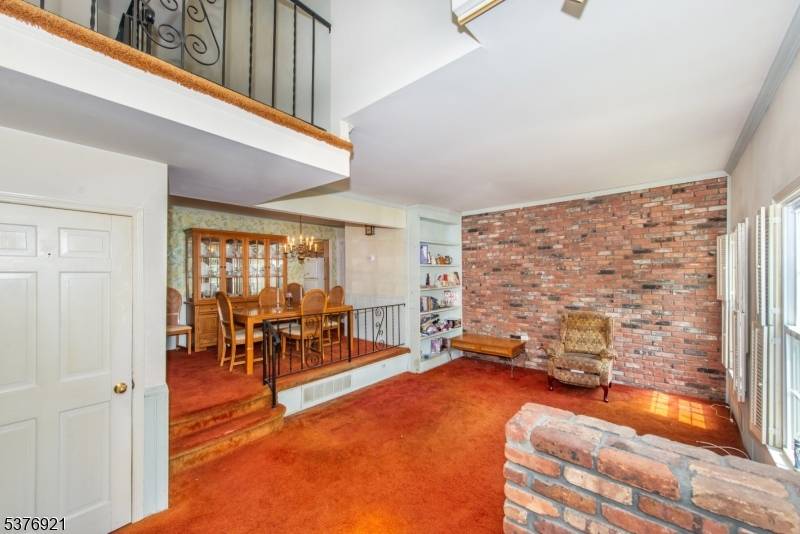 Welcome to this spacious 2 bedroom, 1.