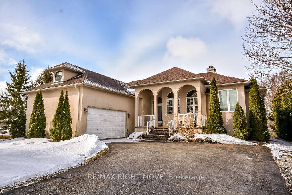 Welcome home to the beautiful waterfront community of Bayshore Village on the shores of Lake Simcoe !