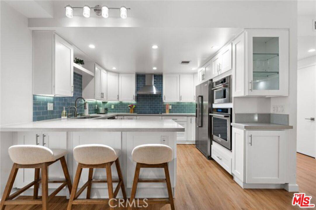 321 S San Vicente Blvd 2BR Beverly Grove La