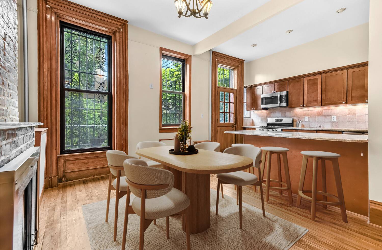 Welcome to 538 Pacific Street, a 100 vacant, meticulously maintained 1920s Brooklyn brownstone that masterfully marries old world elegance with modern sophistication.