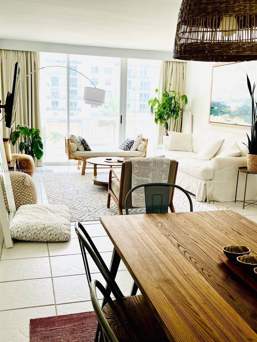Miami Beach 2 bed 2 full bath.