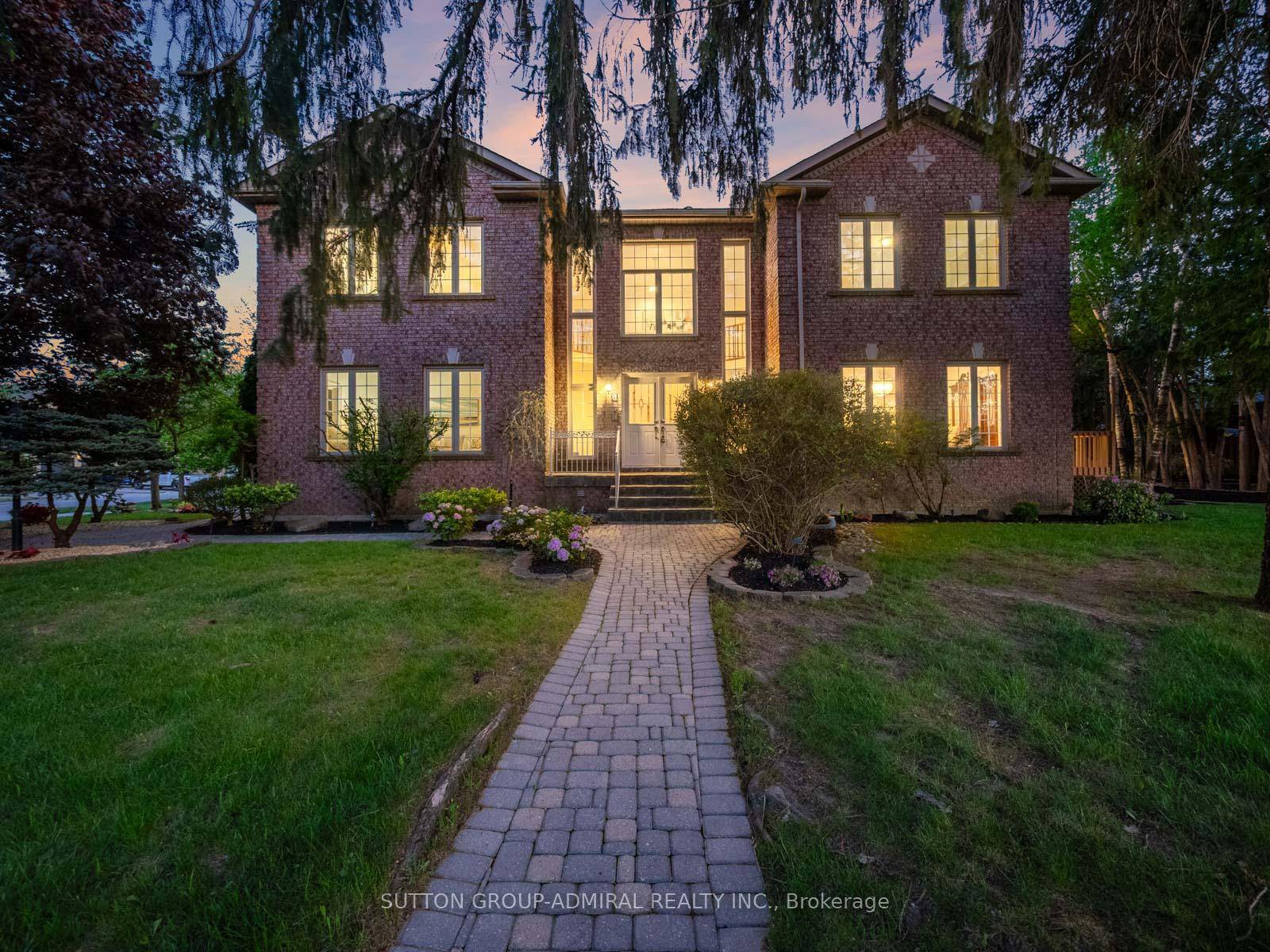 Welcome to 8 Tivoli Avenue in Richmond Hill, a grand and elegant 5 bed, 5 bath residence that blends classic sophistication with tasteful modern updates.