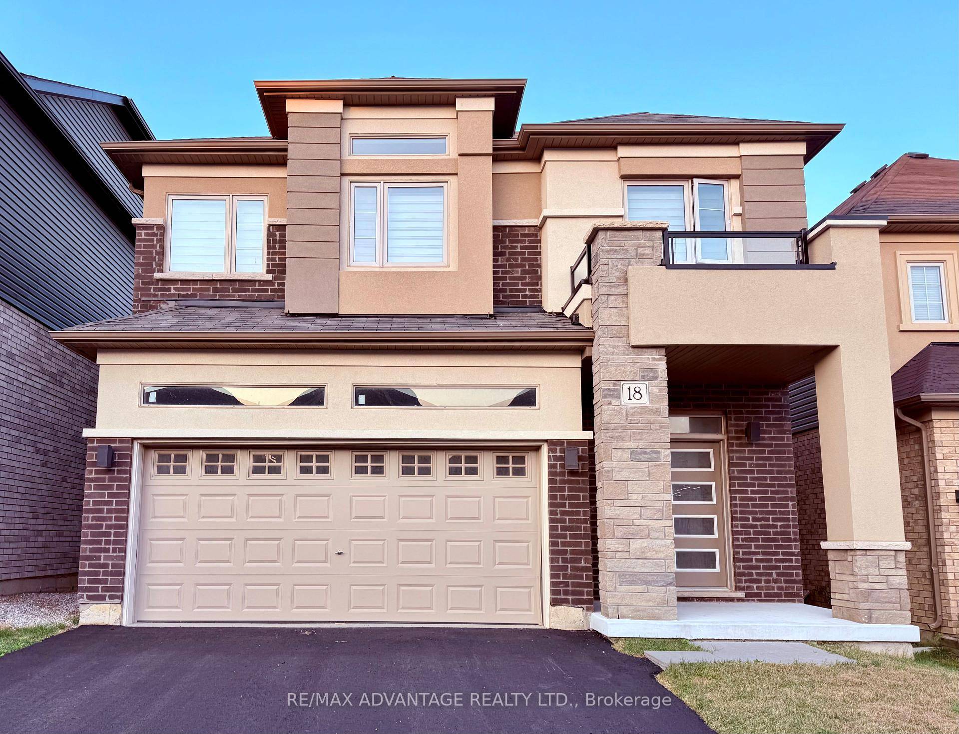 Welcome to Paris ! This exceptional detached home by the renowned LIV COMMUNITIES is located in the highly desirable Scenic Ridge East community.