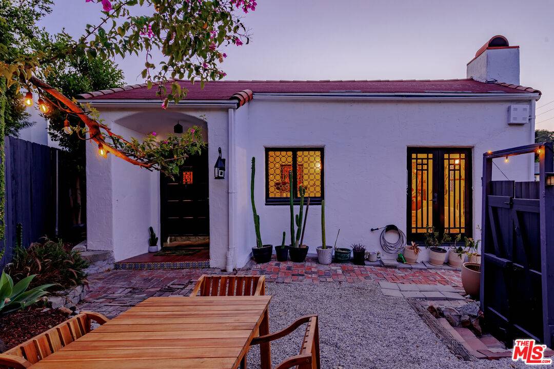 2251  N Cahuenga Blvd 2BR Hollywood Hills East La