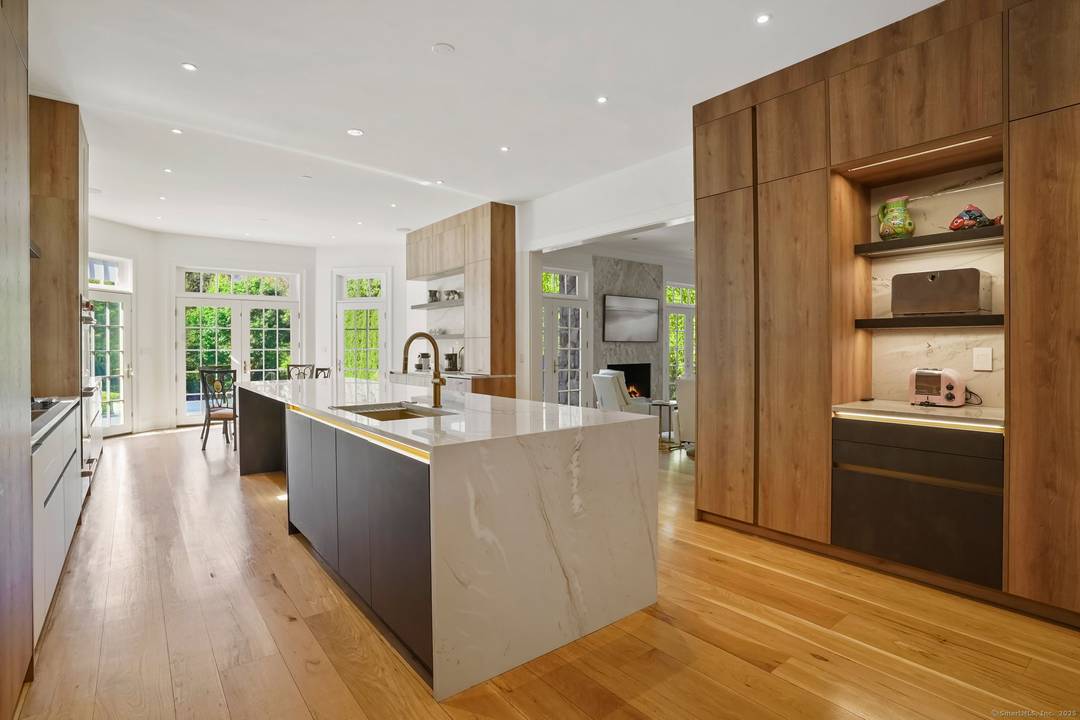 In between homes ? Need a short term fully furnished rental home ?